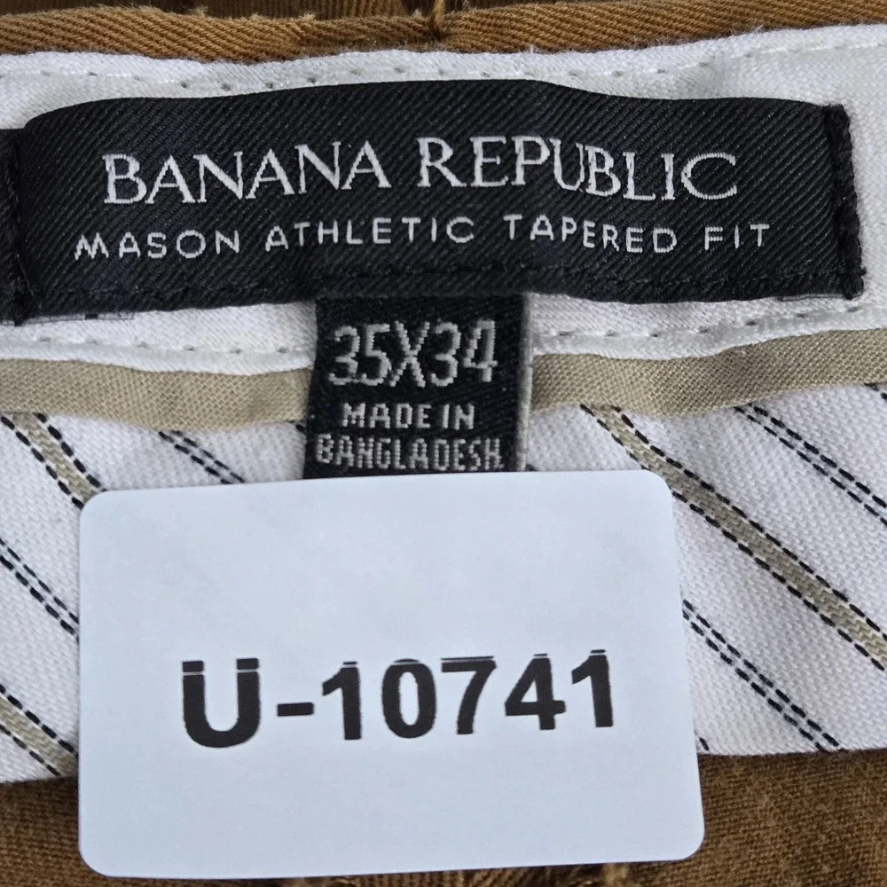 Banana Republic ***missing button